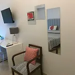 Questa Casa Non E'un 4* Palermo