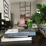 Questa Casa Non E'un 4* Palermo