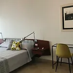 Questa Casa Non E'un Bed & Breakfast 4*