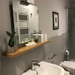 Questa Casa Non E'un