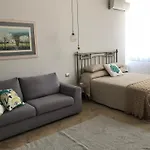 Questa Casa Non E'un Bed & Breakfast Palermo