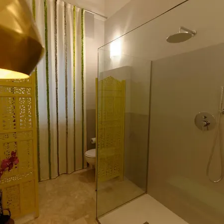 Questa Casa Non E'un Oda ve Kahvaltı
