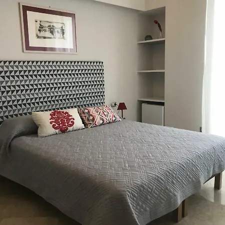 Oda ve Kahvaltı Questa Casa Non E'un Palermo