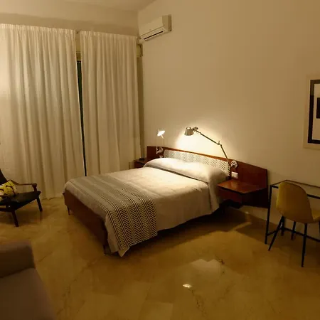 Questa Casa Non E'un 巴勒莫