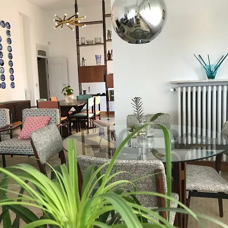 Questa Casa Non E'un 4*