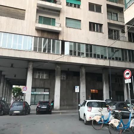 Questa Casa Non E'un 4* Palermo