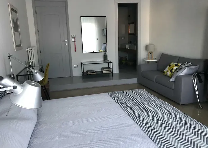 Questa Casa Non E'un Bed & Breakfast 4*