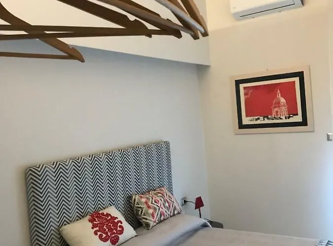 Questa Casa Non E'un Bed & Breakfast