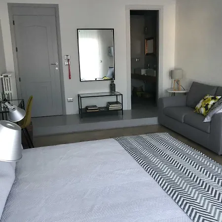 Questa Casa Non E'un Bed & Breakfast 4*