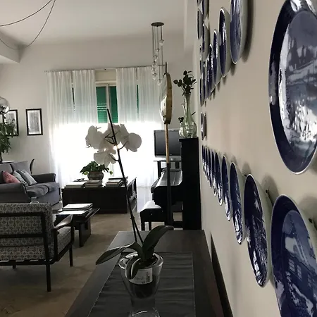 Questa Casa Non E'un 4*