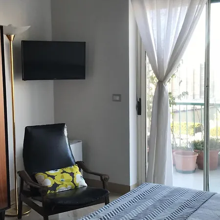 Questa Casa Non E'un Palermo