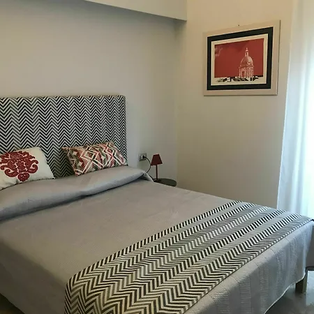 Questa Casa Non E'un Bed & Breakfast 4*