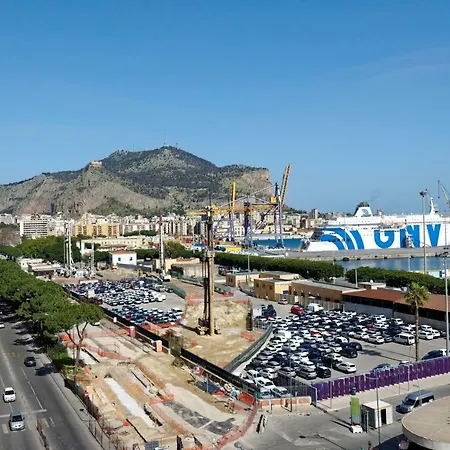 Questa Casa Non E'un Bed & Breakfast 4*